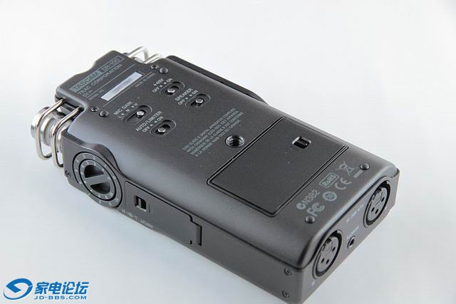 С Tascam DR100 back.jpg