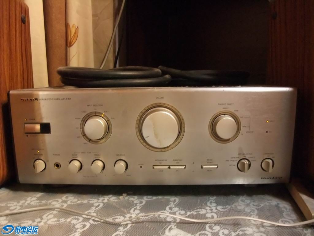 ONKYO Intergra A-917F.jpg