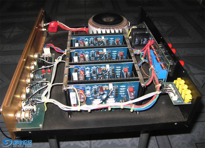 x7915.jpg