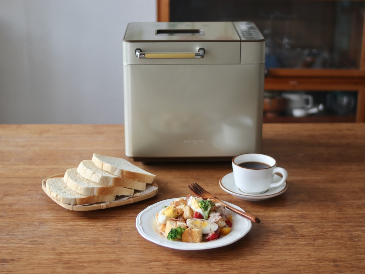 用能预约的东菱全自动面包机，媲美面包店的早餐在家就能做